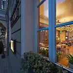 Marrol\'s Boutique Hotel